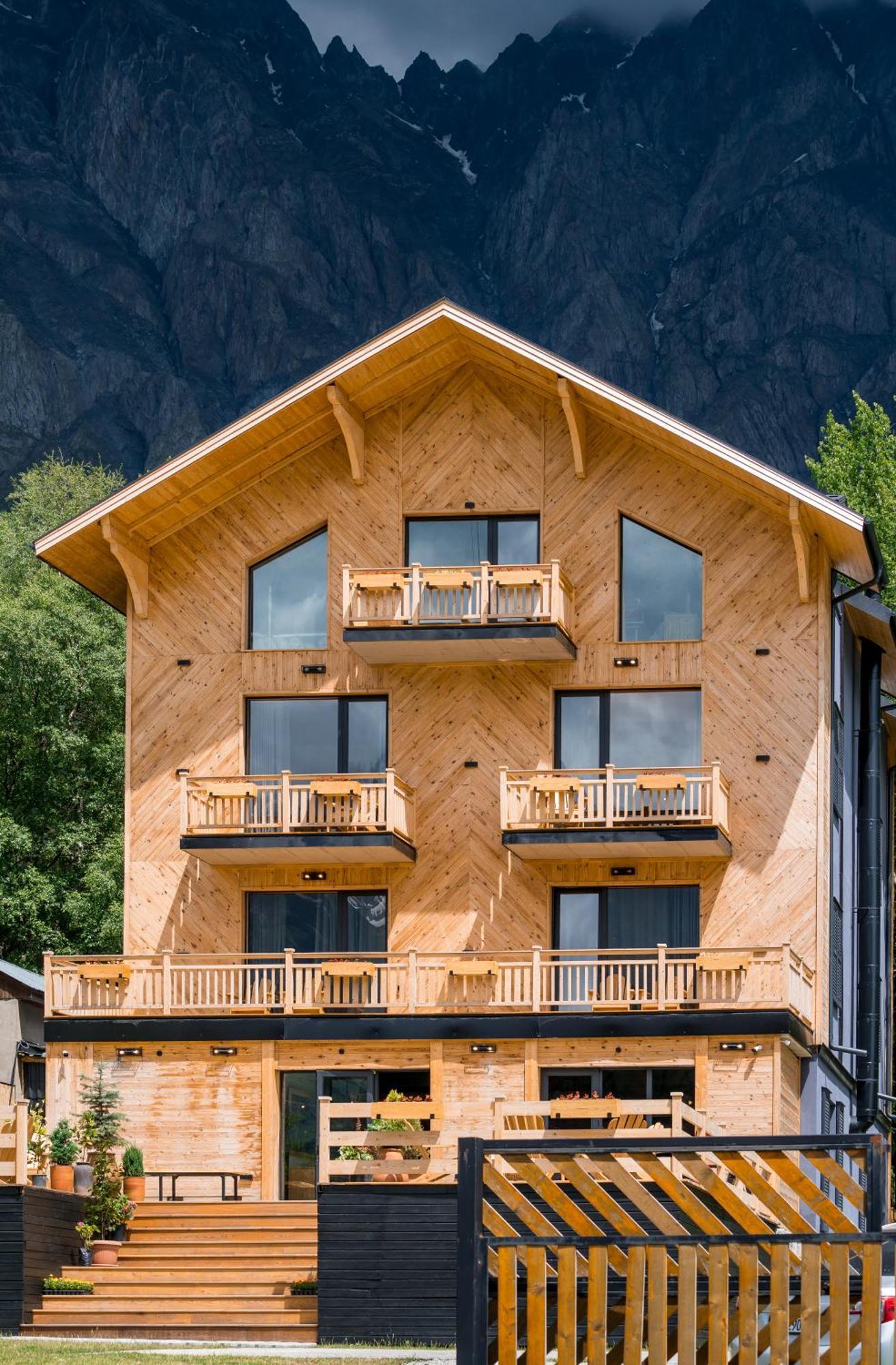 1740 Boutique Hotel Kazbegi Exterior photo