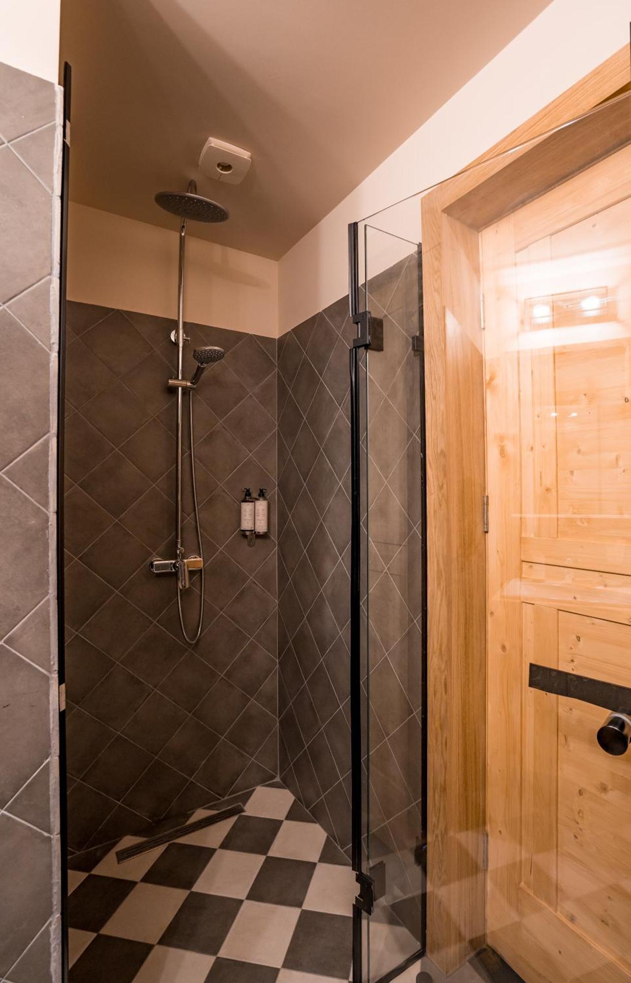 1740 Boutique Hotel Kazbegi Exterior photo