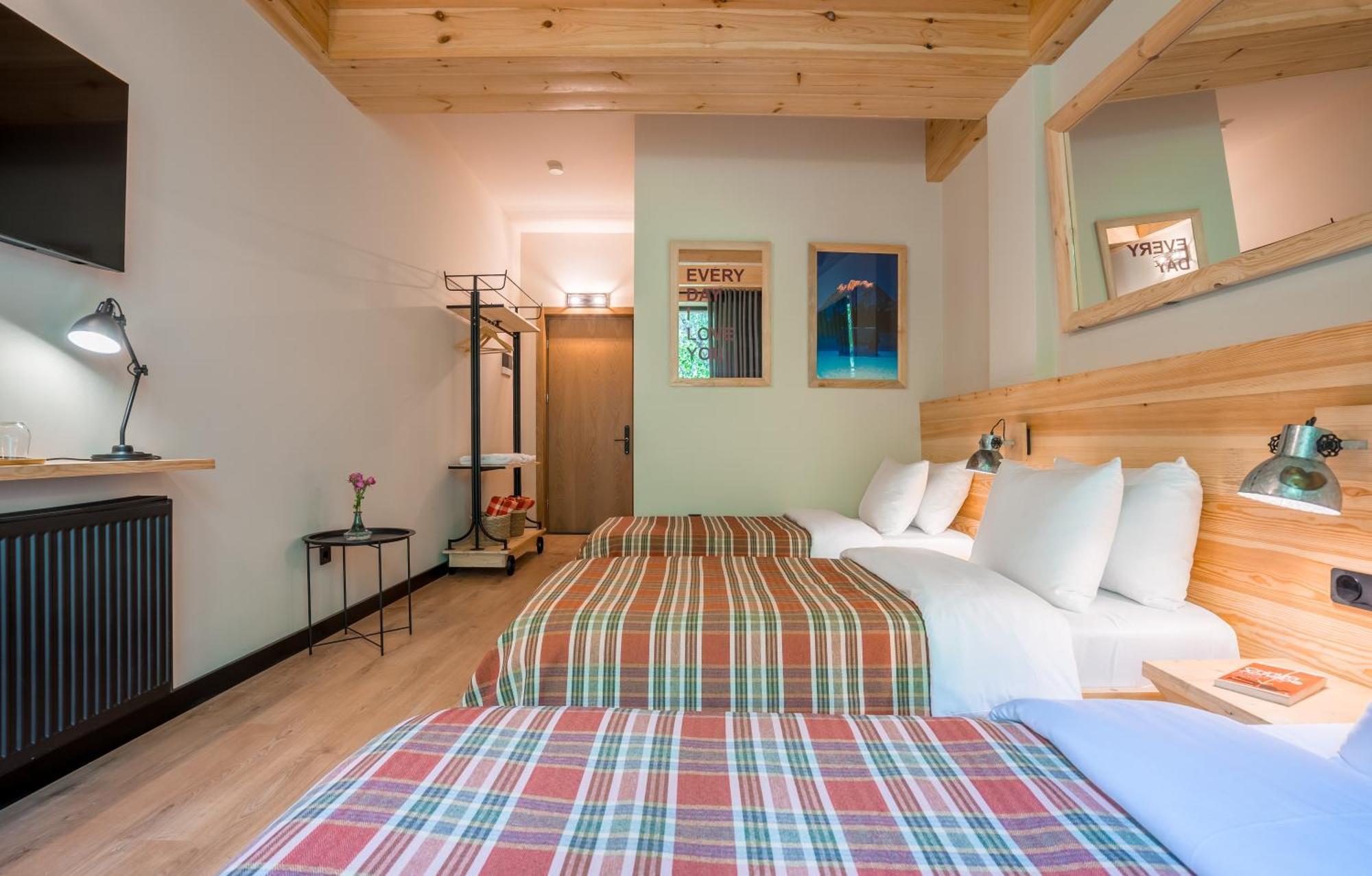 1740 Boutique Hotel Kazbegi Exterior photo